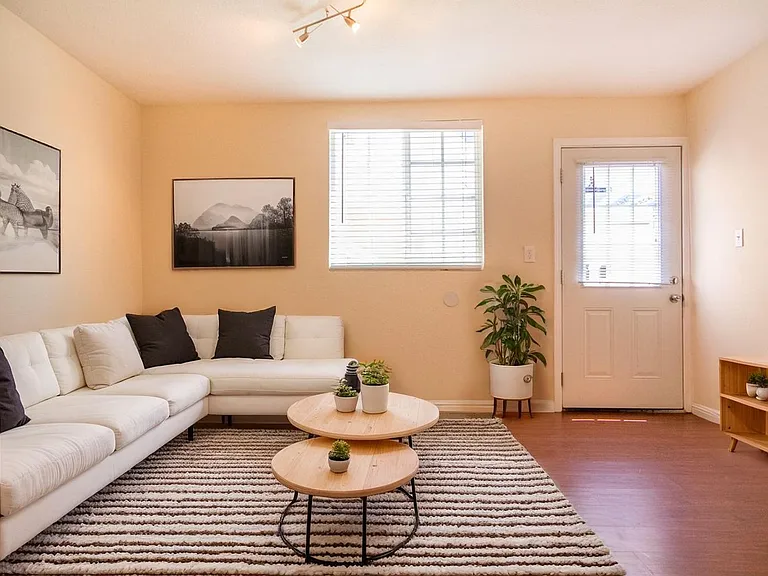 Conveniently Close to the Beach & Bay From This 1 Bed/1 Bath in Mission Beach! — Photo 3