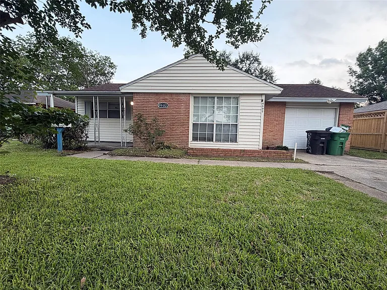 8602 Glenlea St — Photo 12
