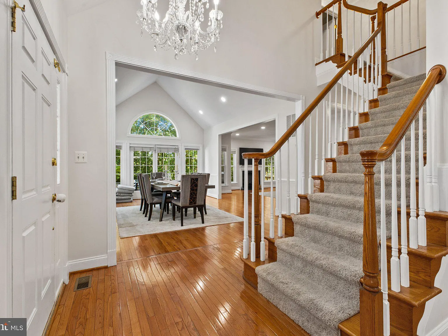 3 bed, 3.5 bath, 3613 sqft, $5,500 — Photo 4
