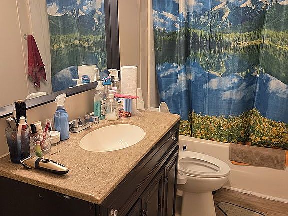 4th image of 614 N Lena St #6