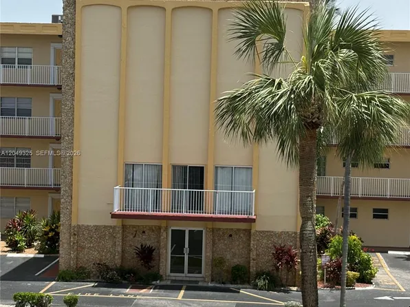 3940 NW 42nd Ave APT 313, Lauderdale Lakes, FL 33319