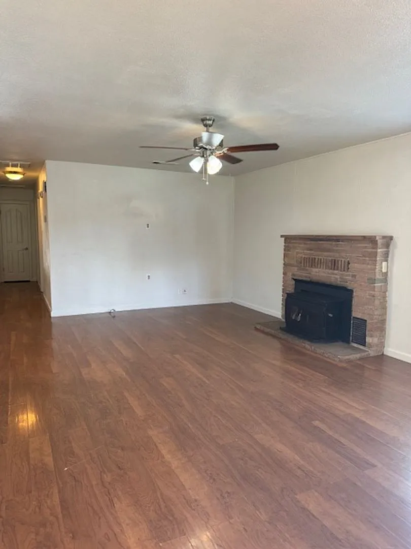 South Redding Home with Pool! — Photo 4