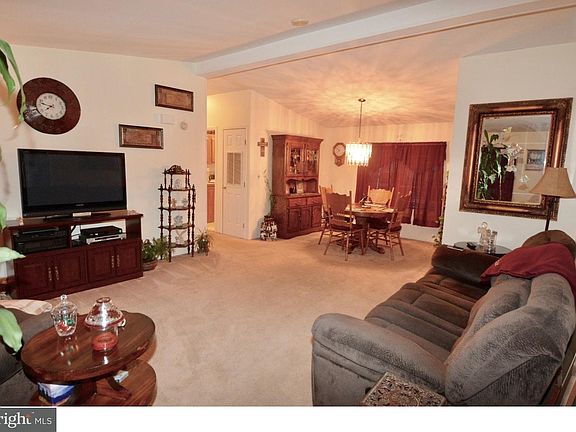 3rd image of 453 Cranberry Dr