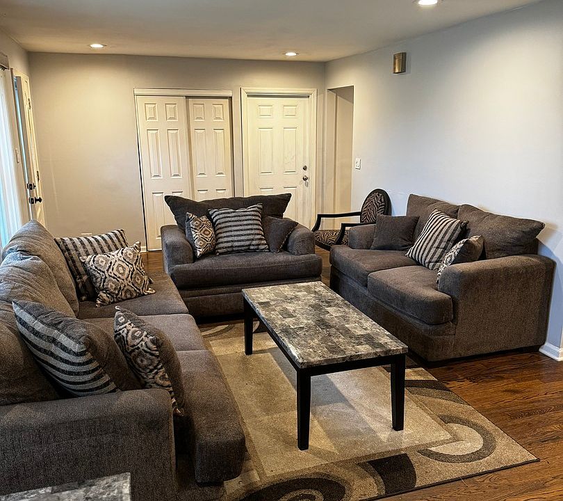 2nd image of 17477 Park Ln