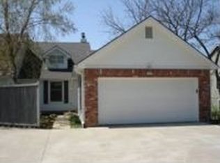 1508 Crossgate Dr, Lawrence, KS 66047