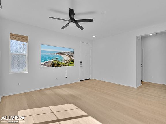 5th image of 203 Woodland Pl