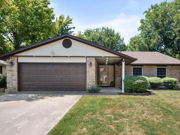 1008 Hazelwood Dr, Mansfield, TX 76063