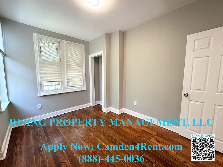 749 Spruce St — Photo 2