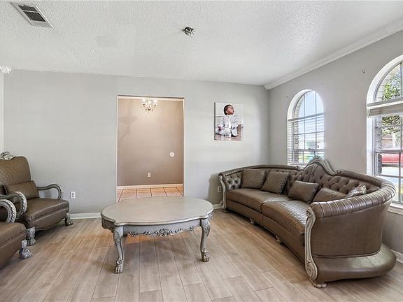 4th image of 235 Vermillion St