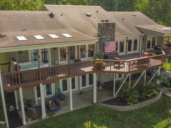3028 Belknap Beach Rd, Prospect, KY 40059