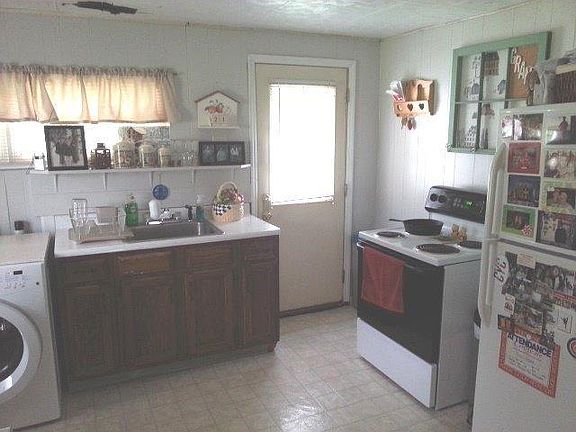 4th image of 1415 Lakewood Dr