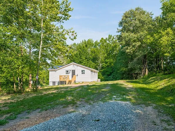 1390 Hodges Dairy Rd, Yanceyville, NC 27379