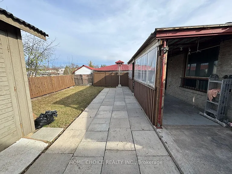 12 Sultan Pool Dr — Photo 34