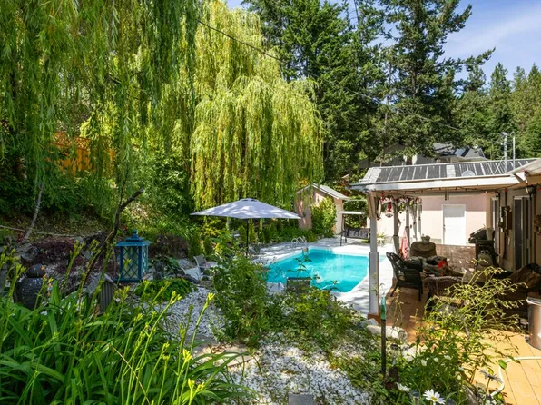 10724 Pinecrest Rd, Central Okanagan West, BC V1H 2C1