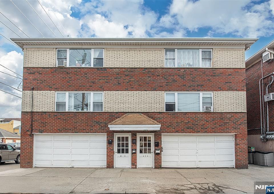 1st image of 472 Walker St