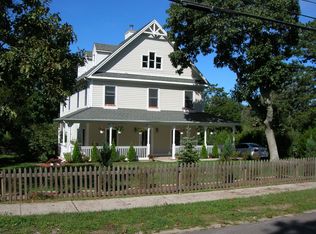 170 Ponquogue Ave, Hampton Bays, NY 11946