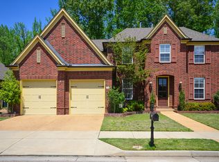 240 Red Sea Dr, Collierville, TN 38017