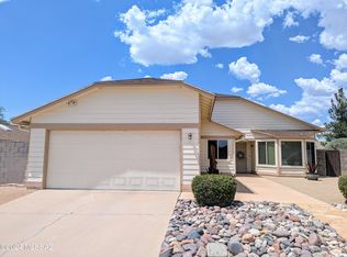 9915 E Stella Rd, Tucson, AZ 85730