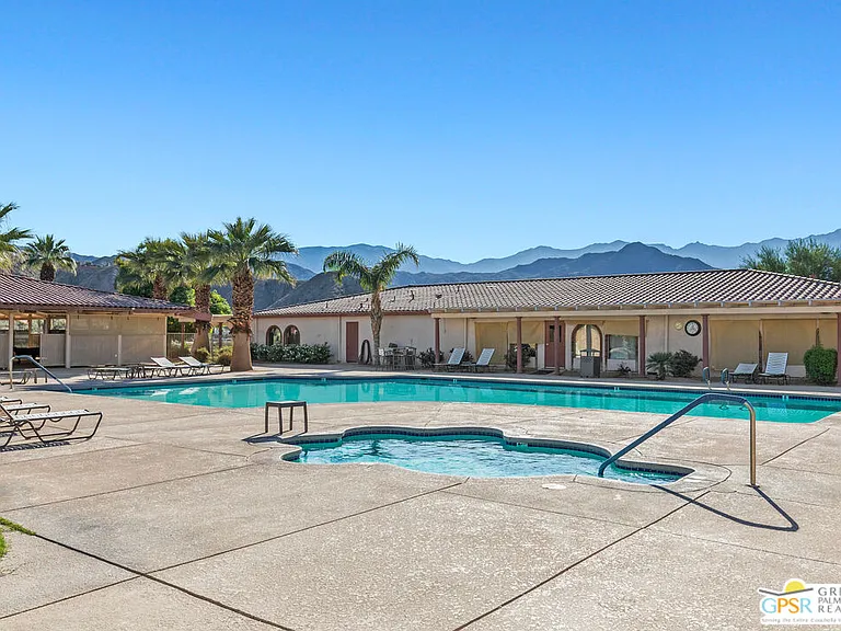 38 N Paseo Laredo — Photo 23
