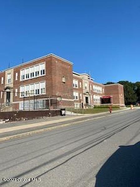 3rd image of 718 Salina Street