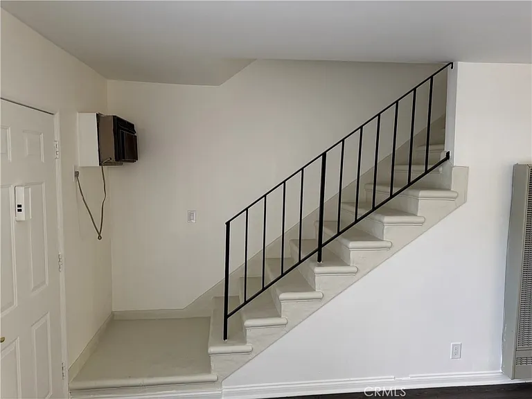 1164 Irving Ave #A — Photo 10