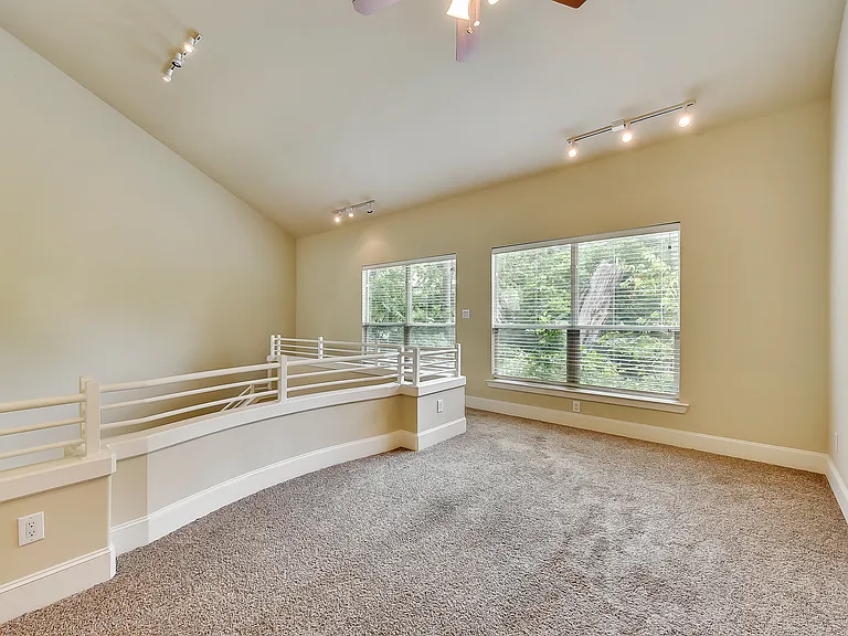 5956 Lewis St — Photo 23