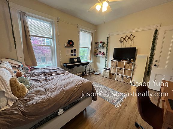 2nd image of 105 Windsor St #4