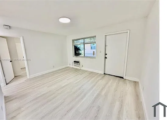 2 bed, 700 sqft, $1,700 — Photo 2