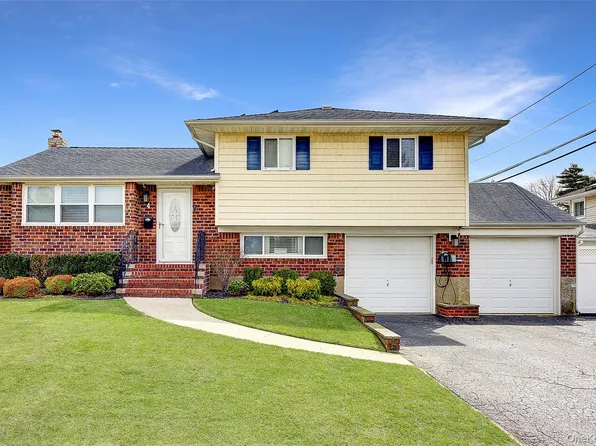 4 David Drive, Farmingdale, NY 11735