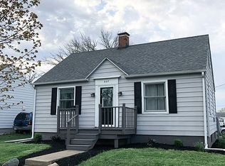 957 E Center St, Paxton, IL 60957