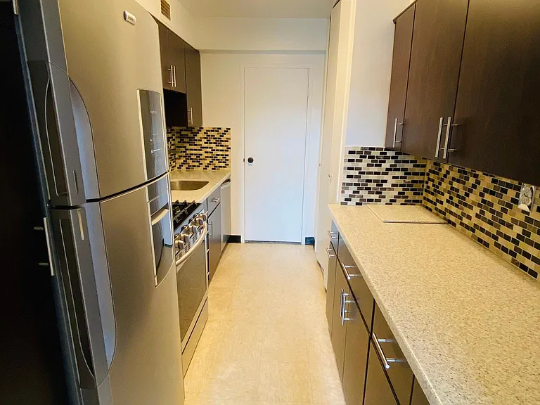 4201 Cathedral Ave NW #622 — Photo 7