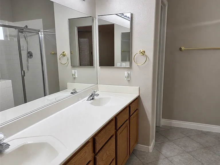 506 Melrose Heights St — Photo 6