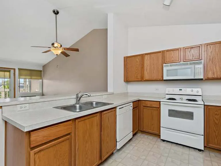 2319 Silverstone Dr — Photo 5