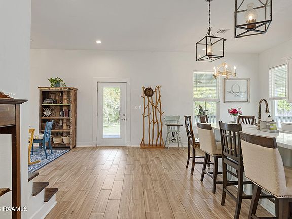 5th image of 4477 Woodlawn Rd