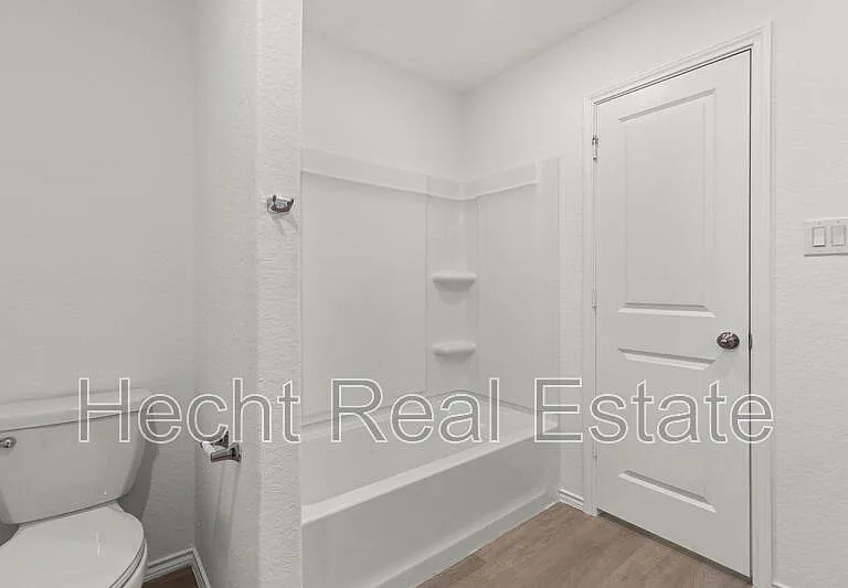 2910 Green Finch — Photo 19