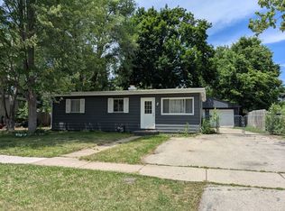 1212 Kingsley Dr, Machesney Park, IL 61115