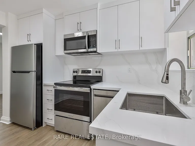 2367 1/2 Queen St E #B — Photo 11