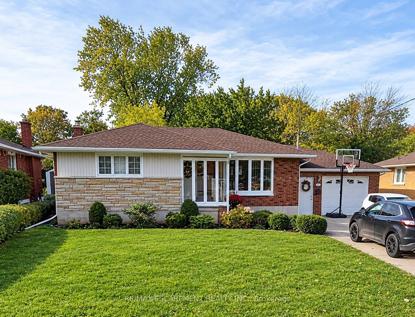 4 bed, $2,950 — Photo 1