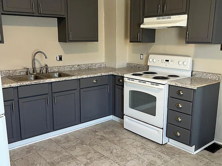 1536 Churchman Ave — Photo 6
