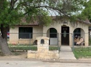 304 E Adobe St, Del Rio, TX 78840
