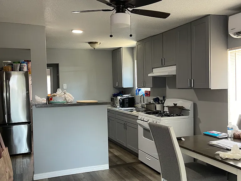 1042 E Rialto Ave — Photo 5