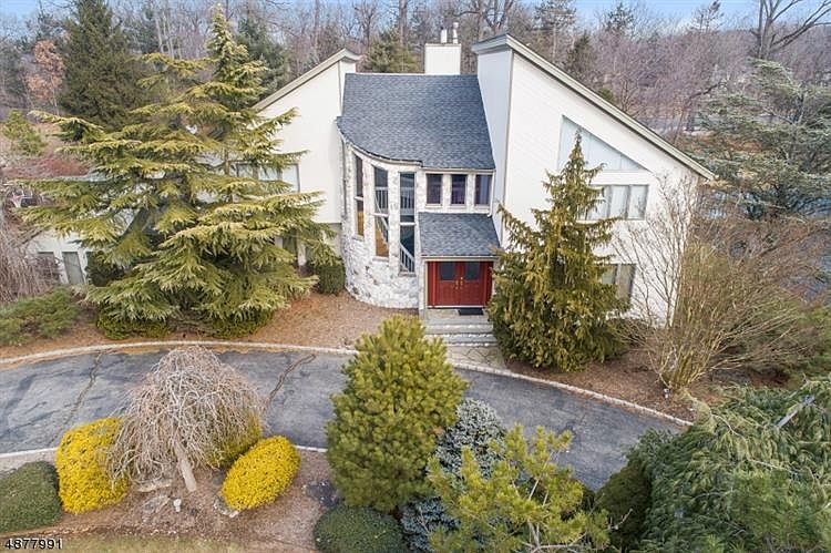 1st image of 37 Aspen Dr