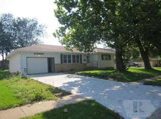 517 S Maple St, Carroll, IA 51401