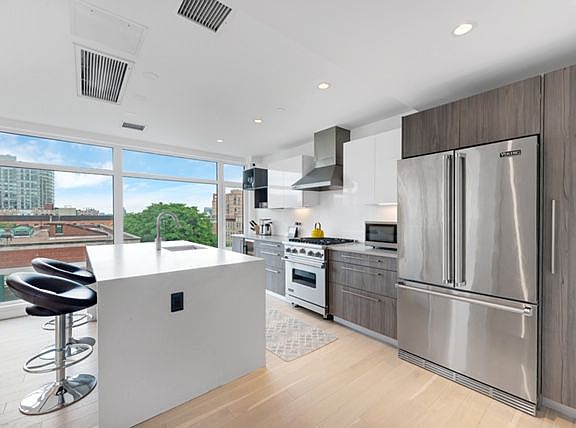 4th image of 100 W 107th St APT 6B