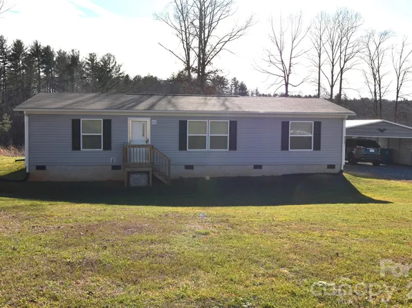 3891 Goshawk Dr, Lenoir, NC 28645