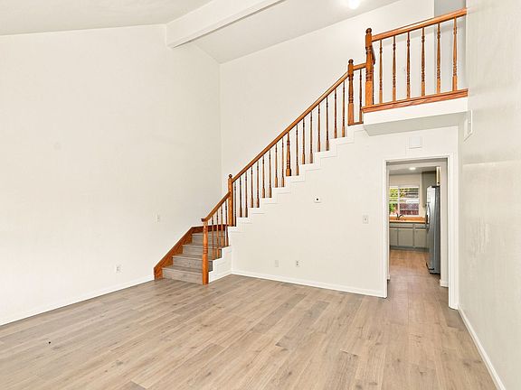 4th image of 831 Lightwood Ct