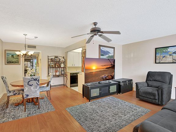 4th image of 1108 Newport U