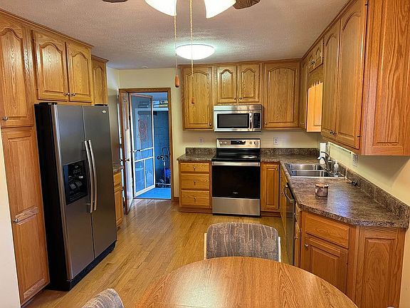 5th image of 724 Circle Dr