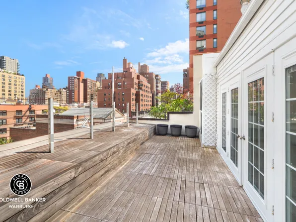 212 East 70th Street image 3 of 10