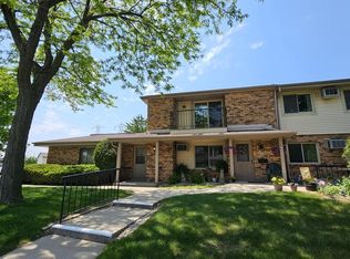4591 S Greenridge Cir, Milwaukee, WI 53220